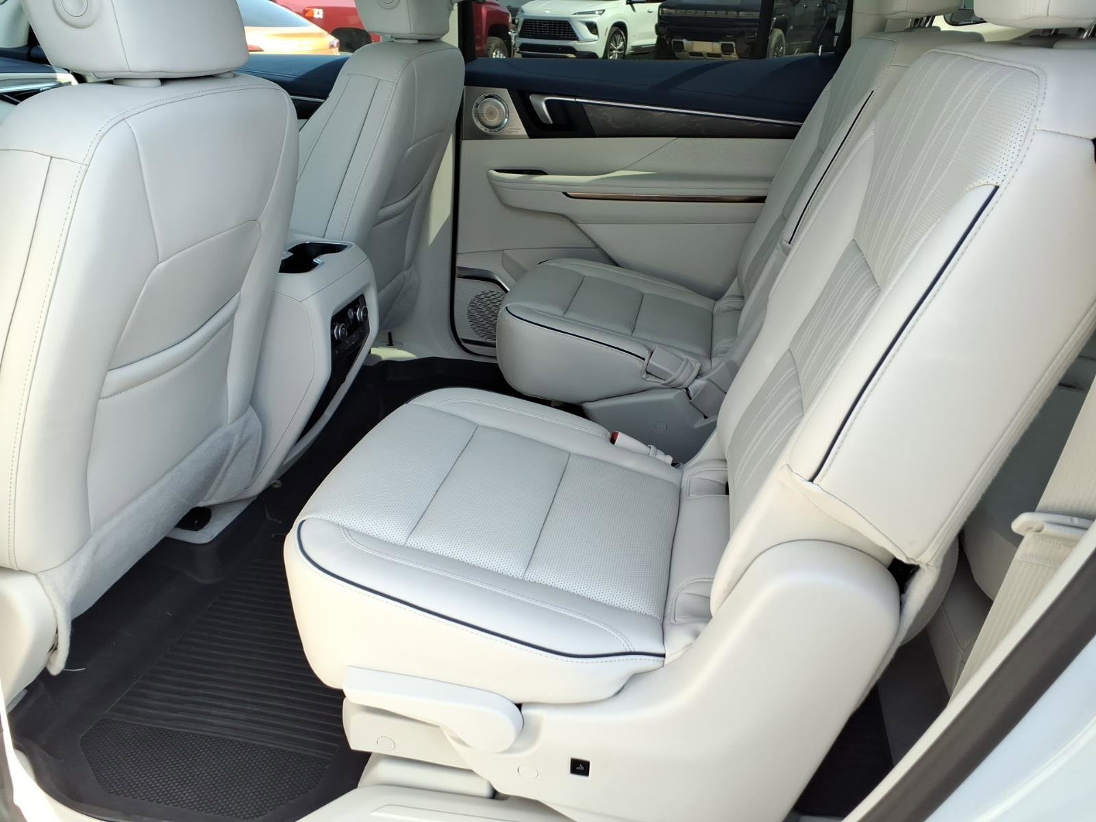 Certified 2026 Buick Enclave Avenir w/ Super Cruise Package AWD/4WD image 13