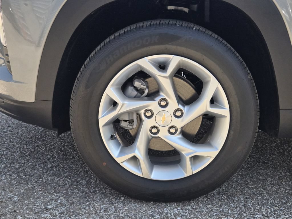 New 2026 Chevrolet Trax LS w/ LS Convenience Package FWD image 14