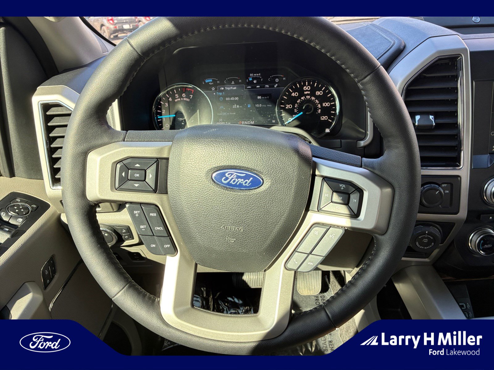 Used 2018 Ford F150 Lariat w/ Equipment Group 502A Luxury image 9