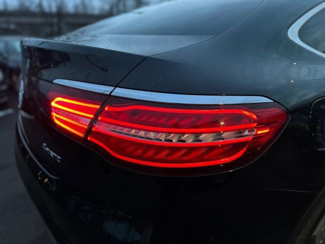 Used 2017 Mercedes-Benz GLC 300 4MATIC image 36