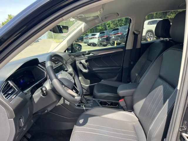 Used 2023 Volkswagen Tiguan SE FWD image 7