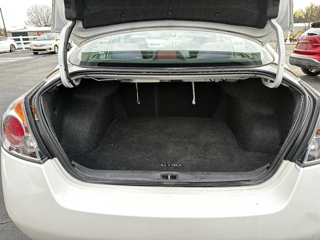 Used 2012 Nissan Altima 3.5 SR FWD image 17