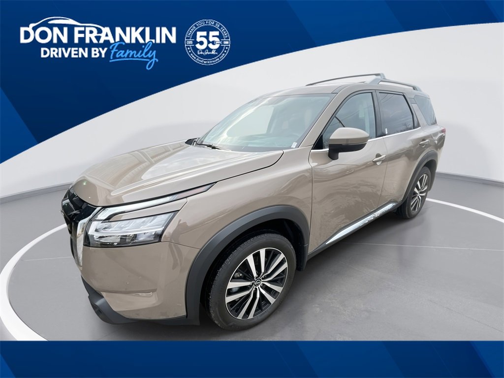 Used 2024 Nissan Pathfinder Platinum w/ Cargo Package image 1