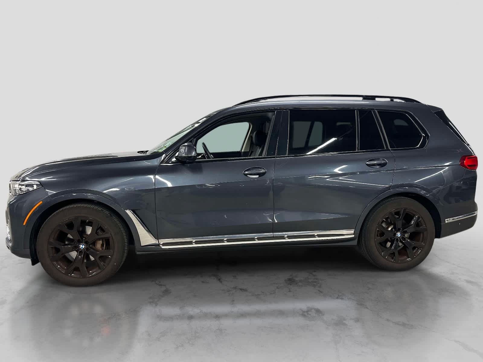 Used 2021 BMW X7 xDrive40i w/ Cold Weather Package AWD/4WD image 2
