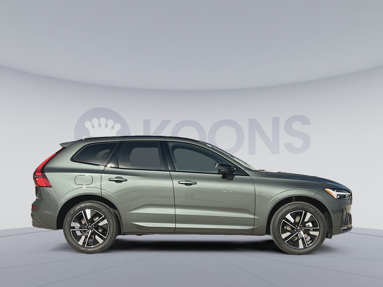New 2026 Volvo XC60 B5 Plus w/ Protection Package Premier AWD/4WD image 8