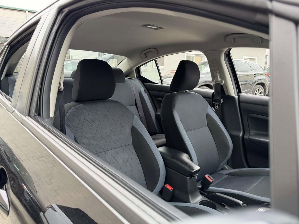 Used 2025 Nissan Versa SV image 10