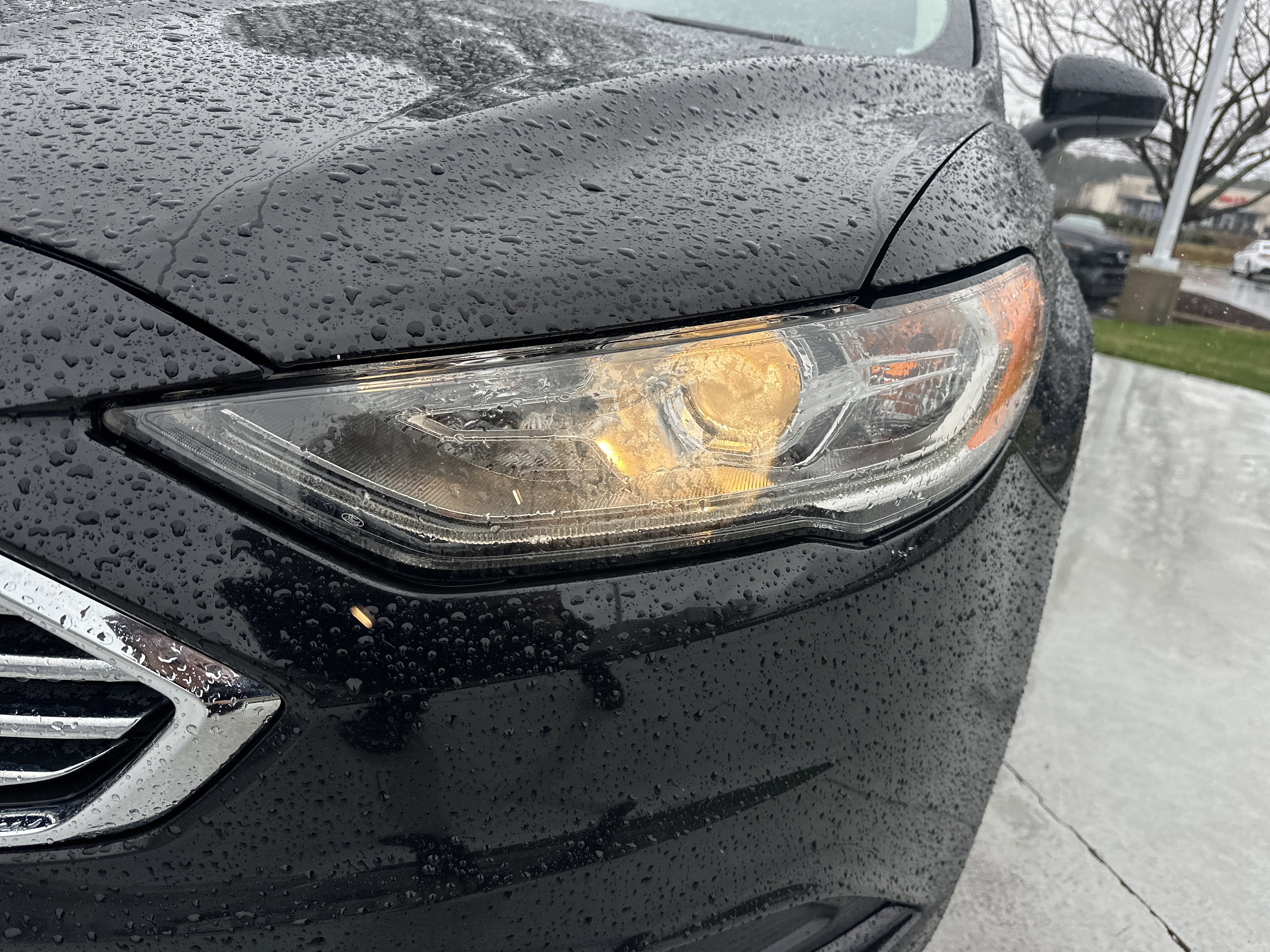 Used 2017 Ford Fusion SE w/ Fusion SE Technology Package image 6