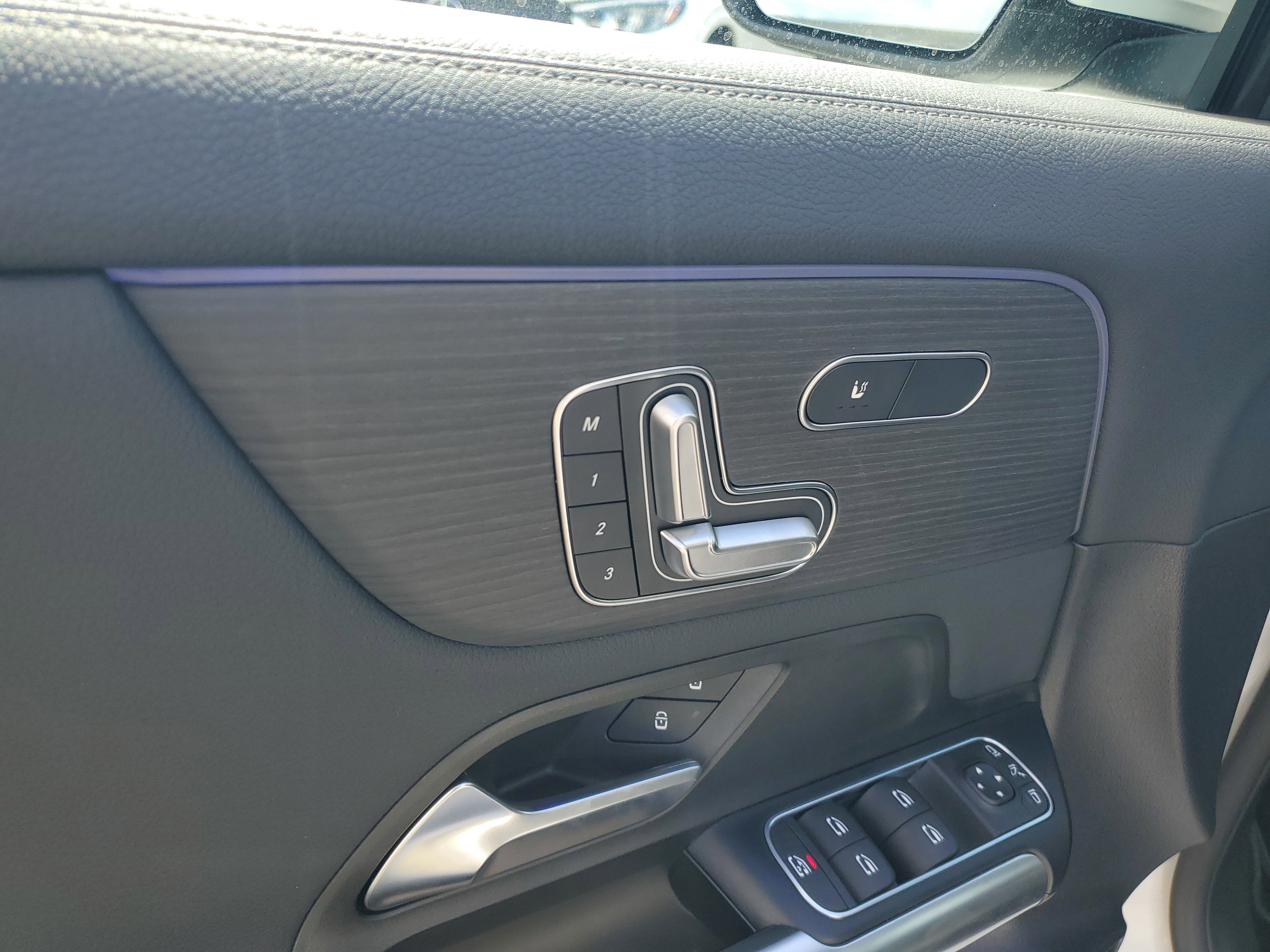 Certified 2025 Mercedes-Benz GLA 250 image 18