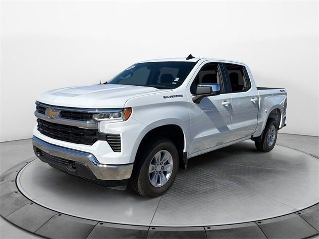 Used 2025 Chevrolet Silverado 1500 LT image 3