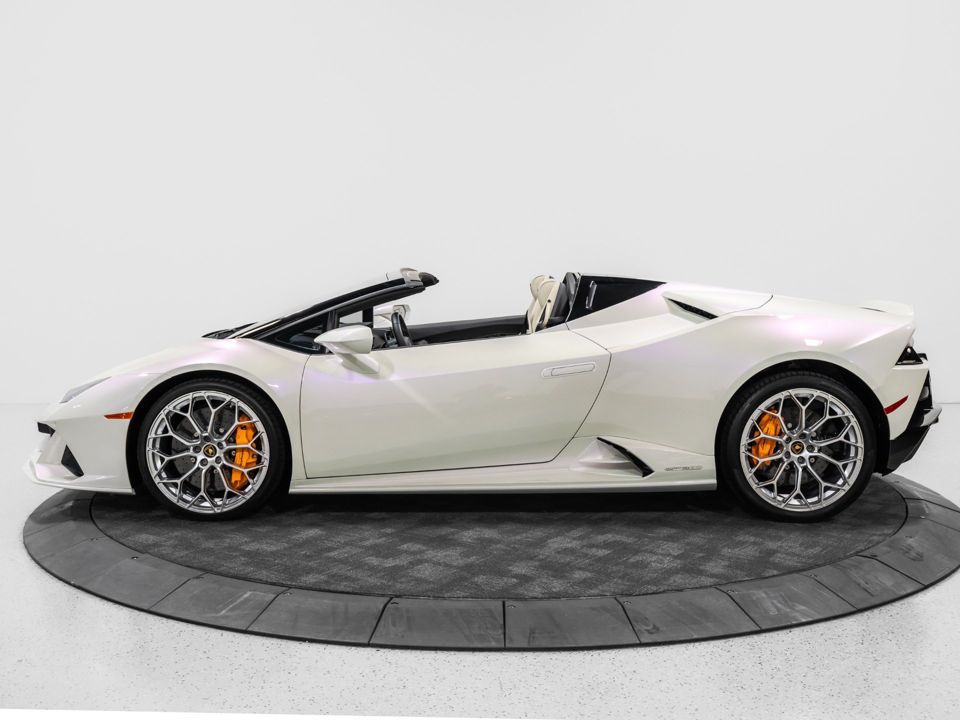 Used 2024 Lamborghini Huracan EVO AWD/4WD image 4
