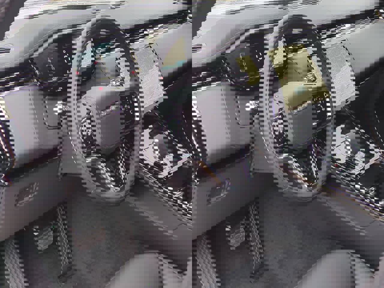 New 2025 Land Rover Range Rover Sport SE image 2