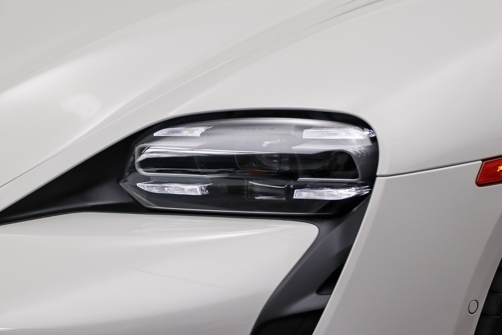 Used 2024 Porsche Taycan RWD image 9