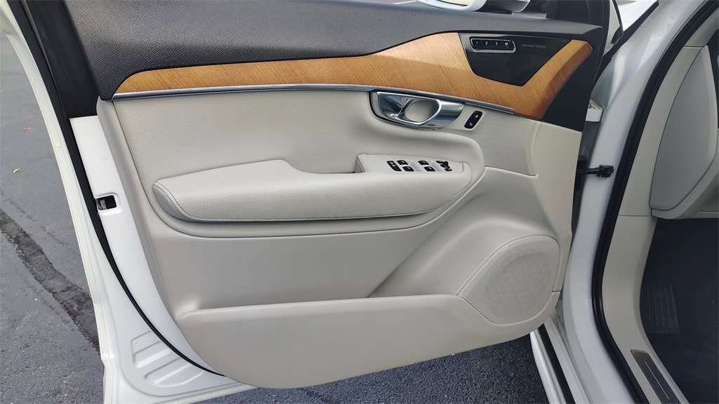 Certified 2022 Volvo XC90 T8 Inscription Expression w/ Advanced Package image 8