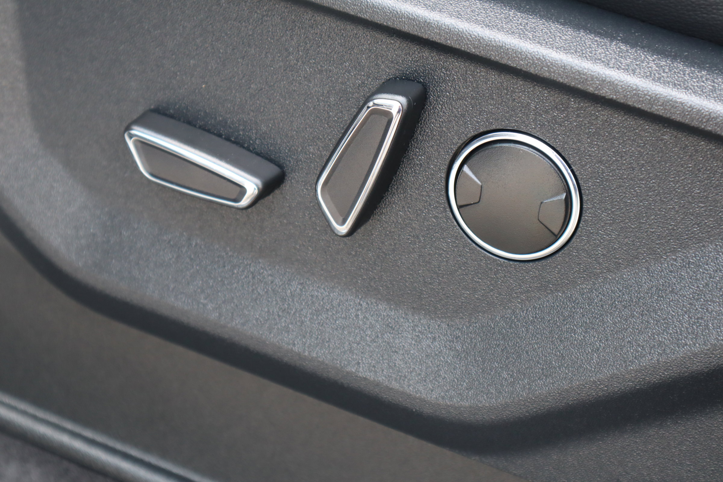 New 2025 Ford F150 Lariat w/ Equipment Group 502A High image 37