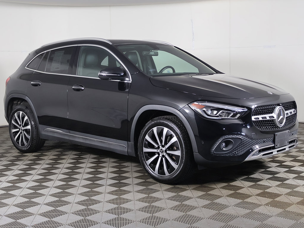Used 2023 Mercedes-Benz GLA 250 4MATIC w/ Premium Package image 2
