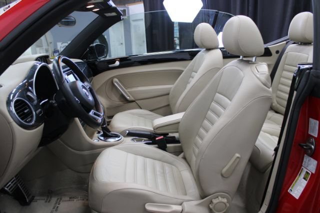 Used 2013 Volkswagen Beetle 2.0T FWD image 13