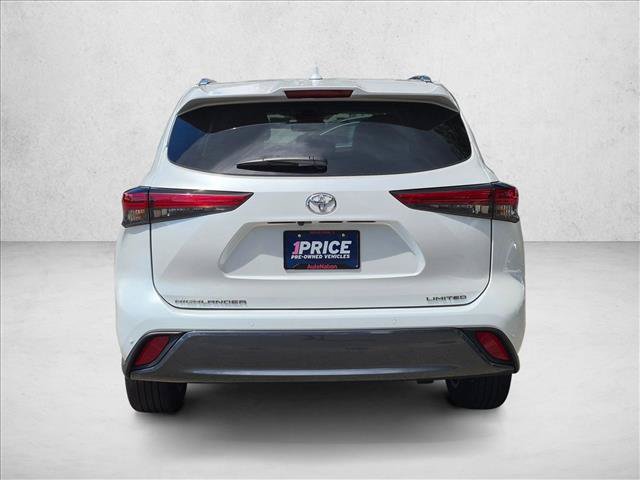 Used 2023 Toyota Highlander Limited FWD image 7