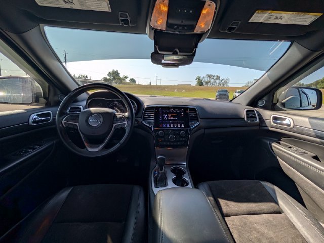 Used 2020 Jeep Grand Cherokee Altitude AWD/4WD image 12