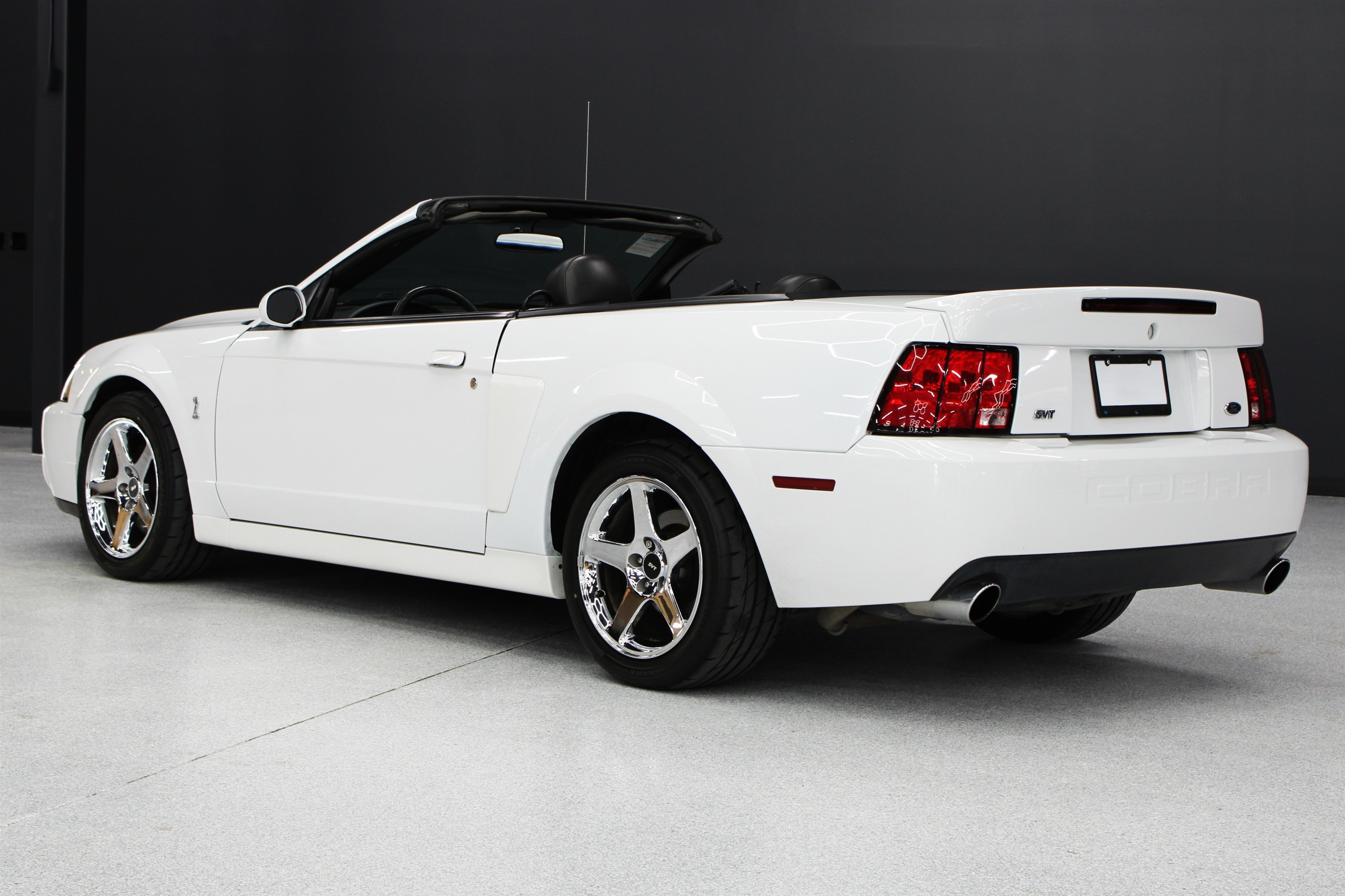 Used 2004 Ford Mustang Cobra RWD image 25