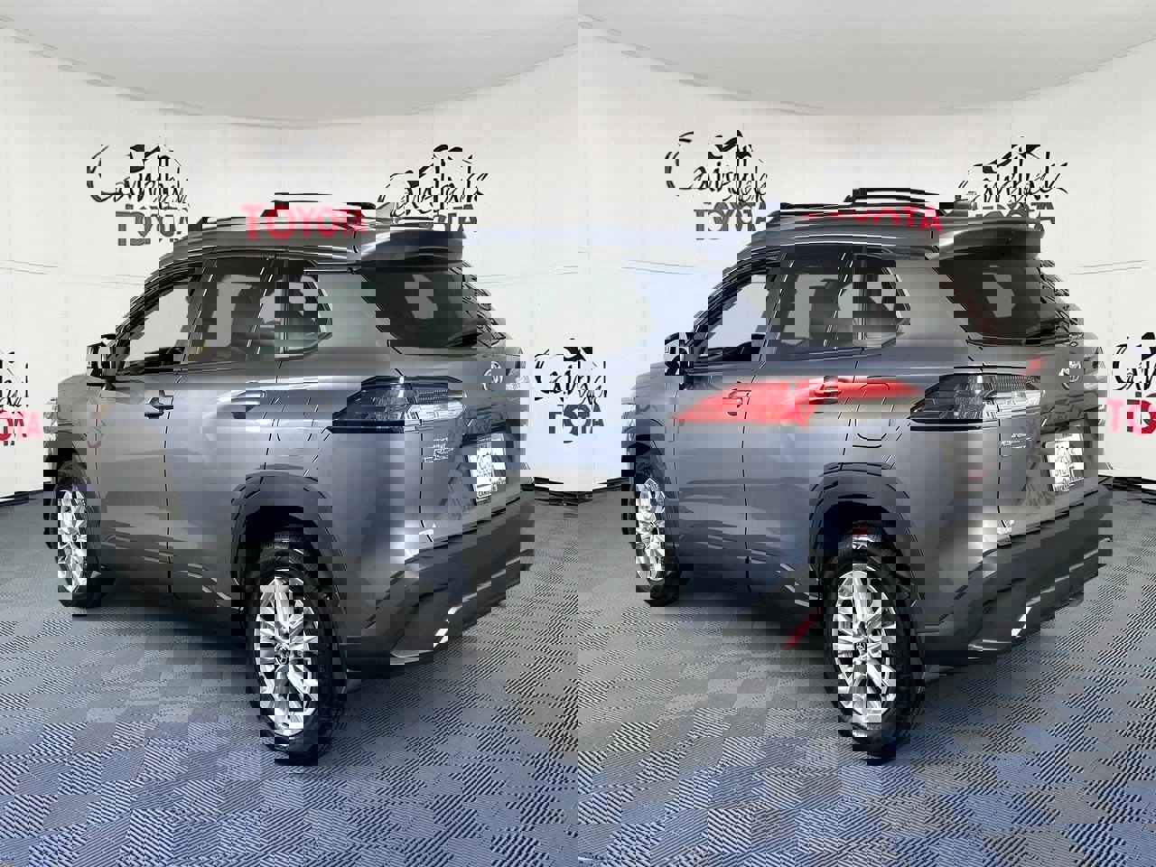 Used 2023 Toyota Corolla Cross LE image 5