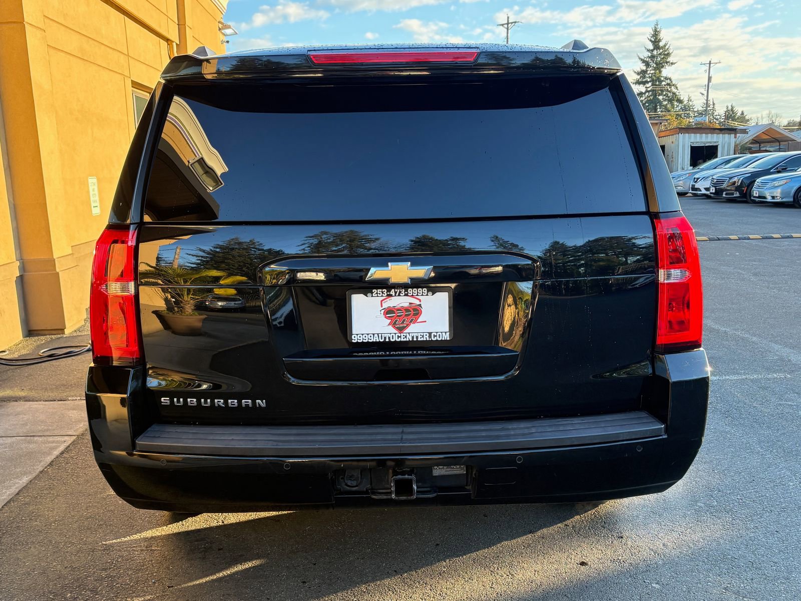 Used 2018 Chevrolet Suburban LT image 7