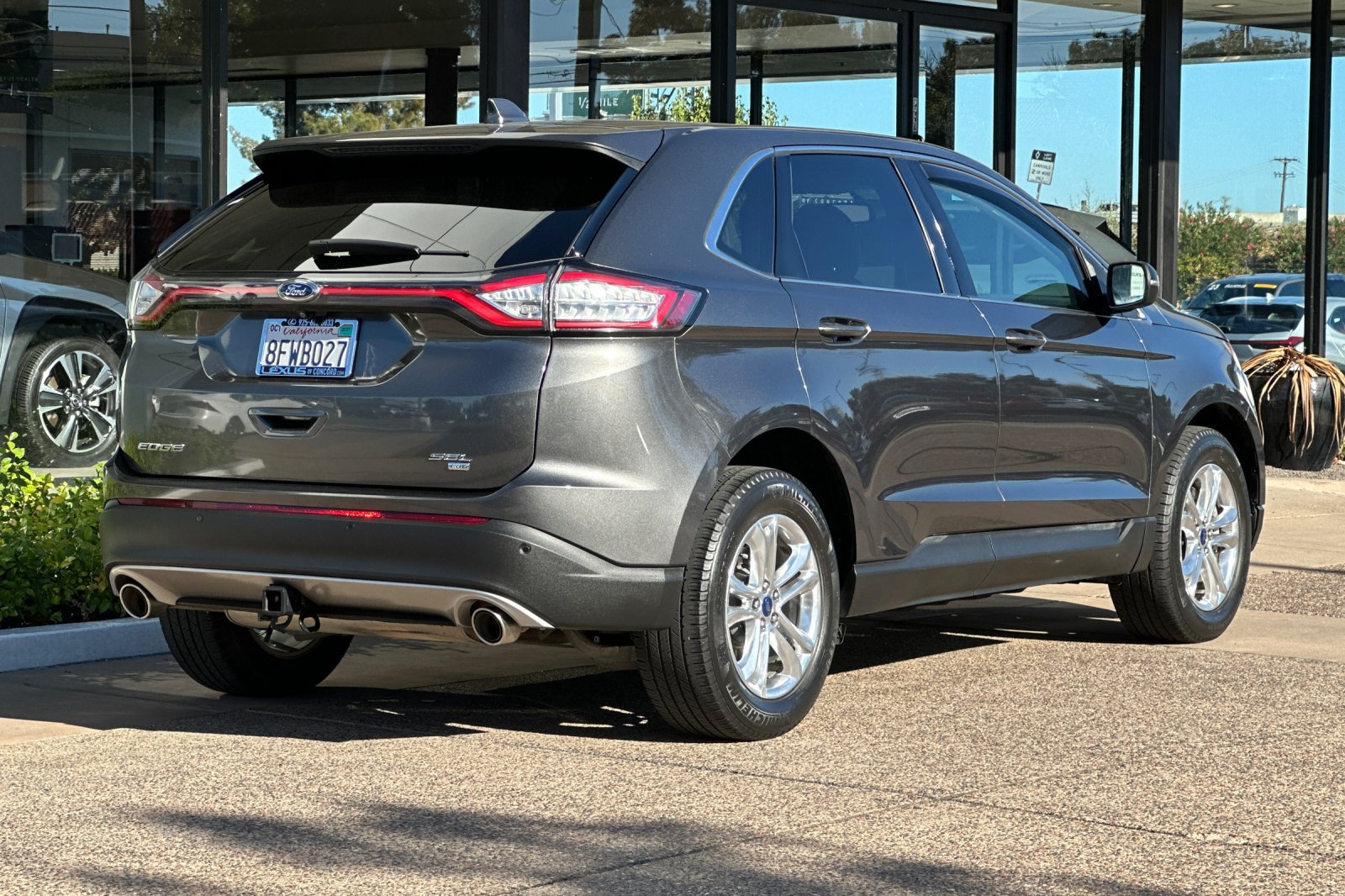 Used 2017 Ford Edge SEL w/ Equipment Group 201A AWD/4WD image 4
