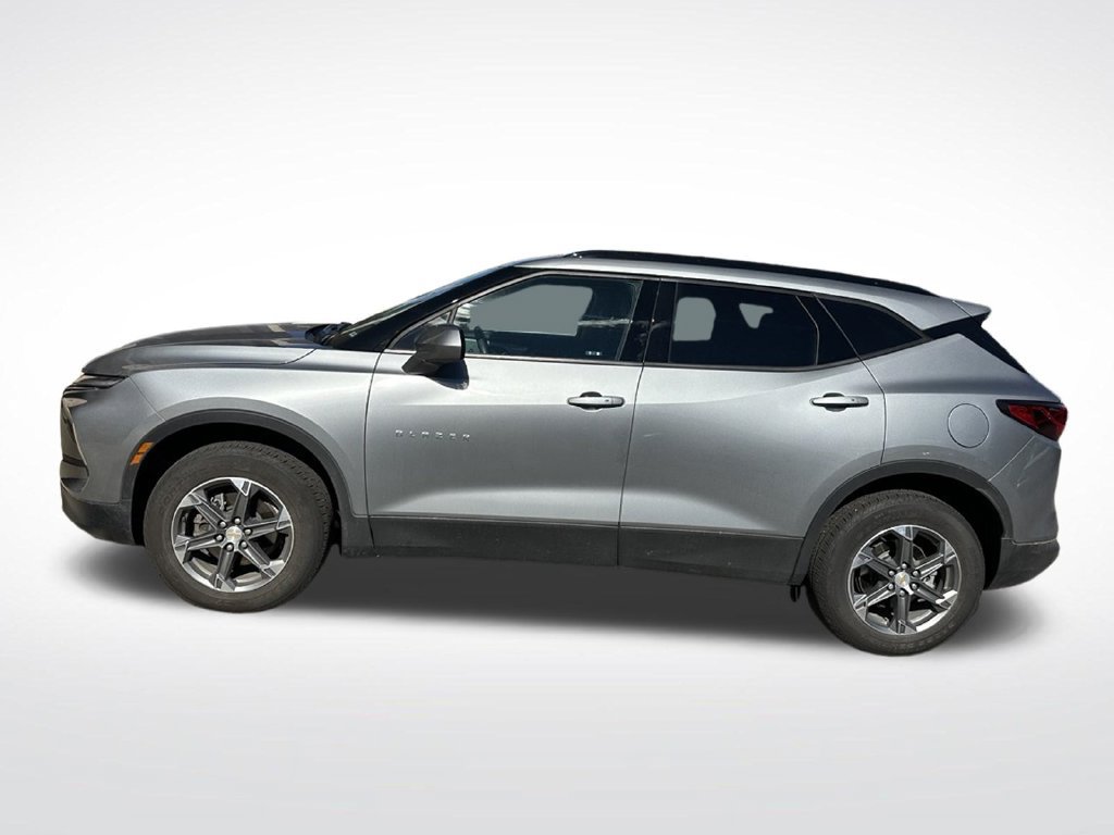 Used 2024 Chevrolet Blazer LT w/ Convenience Package FWD image 2