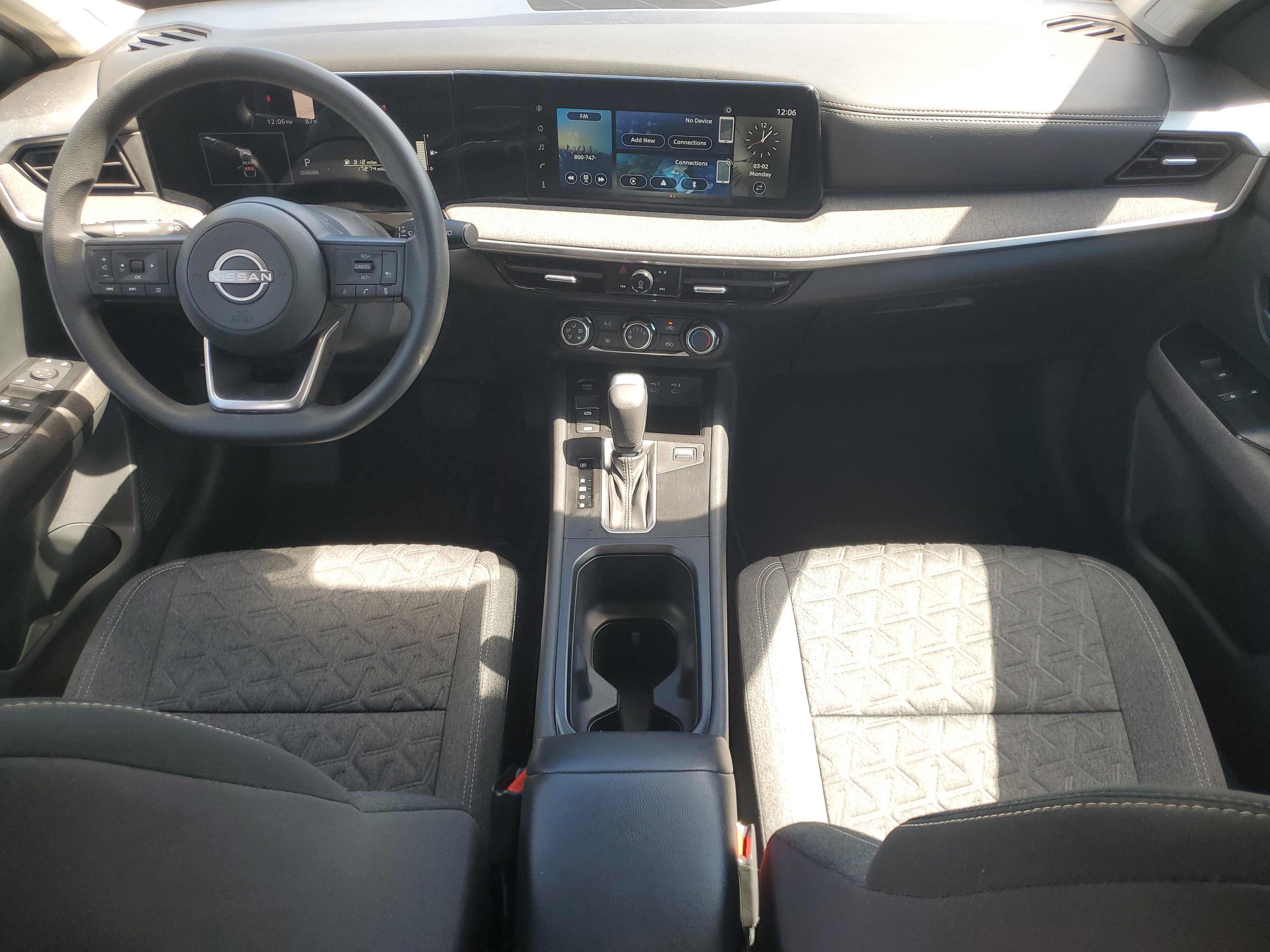 Used 2025 Nissan Kicks SV image 16