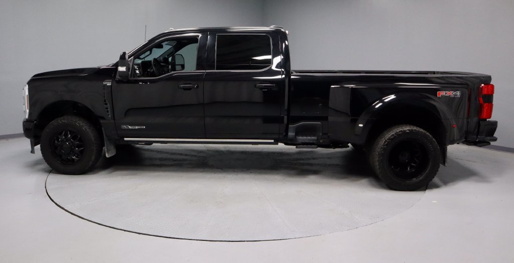 Used 2025 Ford F350 Platinum w/ FX4 Off-Road Package AWD/4WD image 7