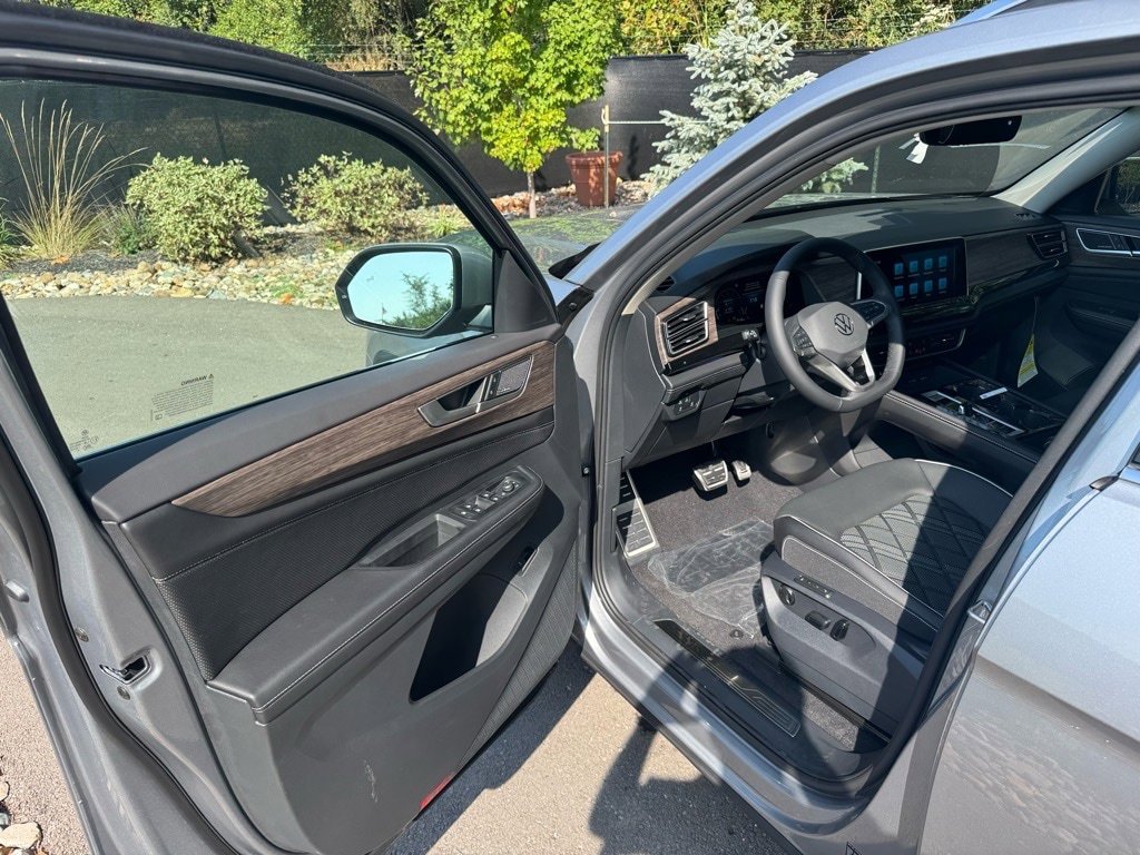 New 2026 Volkswagen Atlas SEL Premium R-Line image 24