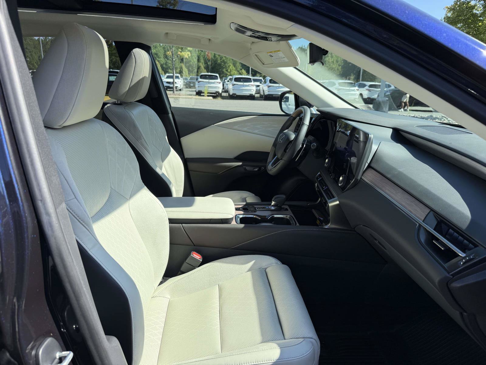 Used 2023 Lexus RX 350 w/ Cold Area Package AWD/4WD image 14