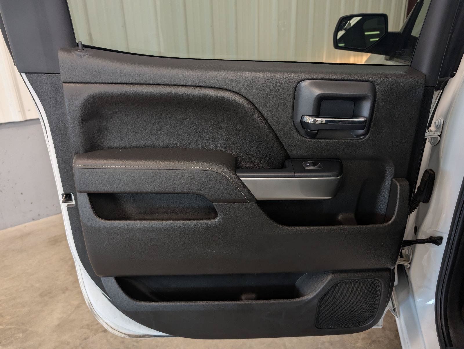 Used 2015 Chevrolet Silverado 1500 LT AWD/4WD image 39