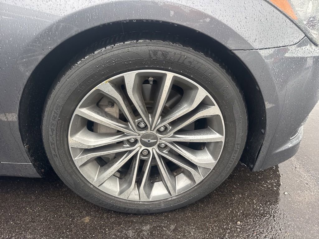 Used 2015 Hyundai Genesis 3.8 image 4