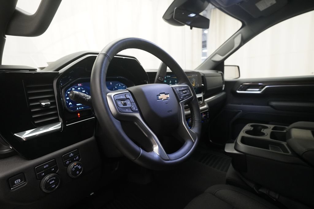 Used 2024 Chevrolet Silverado 1500 LT AWD/4WD image 20