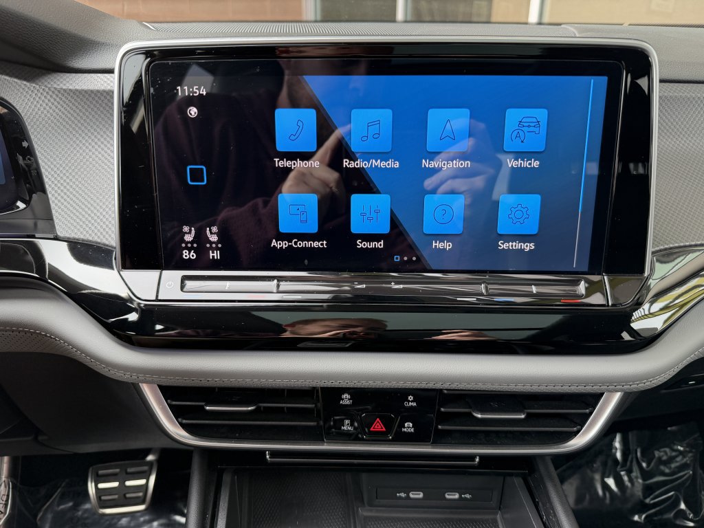 Used 2024 Volkswagen Atlas Peak Edition SEL AWD/4WD image 18