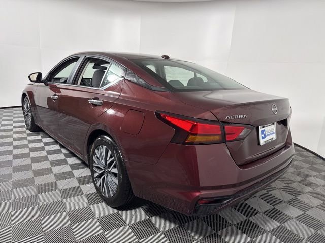 Used 2024 Nissan Altima 2.5 SV FWD image 6