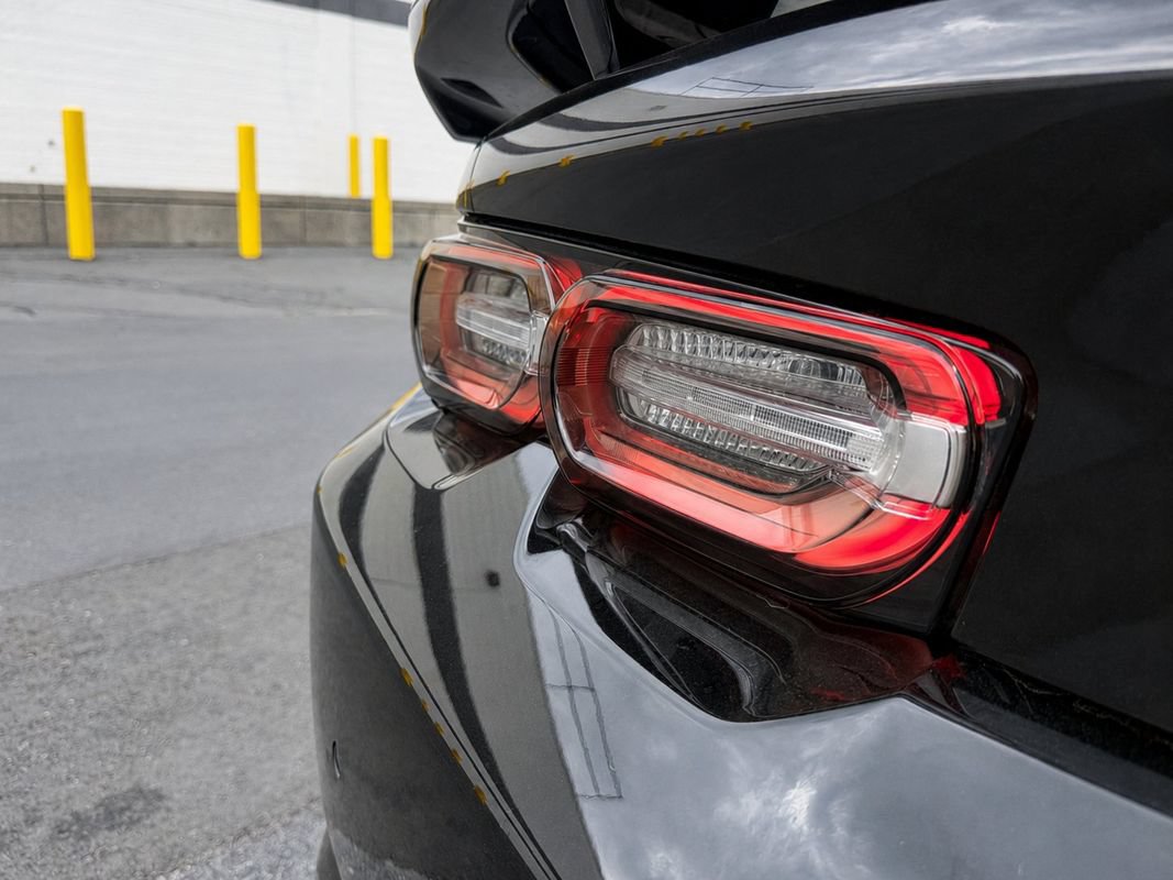 Used 2019 Chevrolet Camaro ZL1 w/ LPO, ZL1 Protection Package RWD image 4