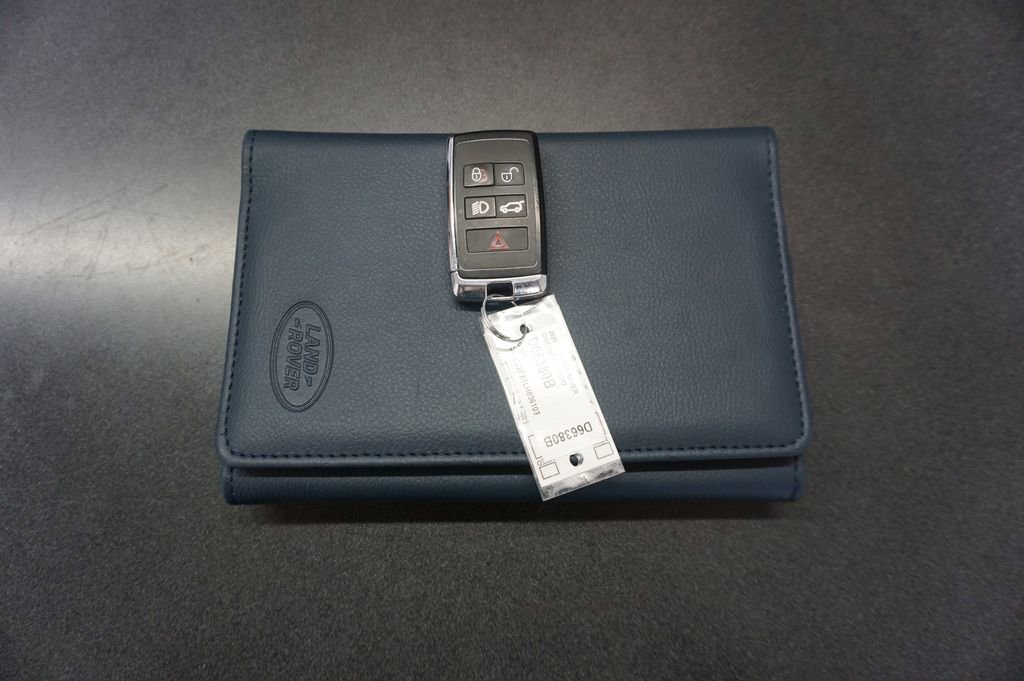 Used 2020 Land Rover Discovery Sport S image 17