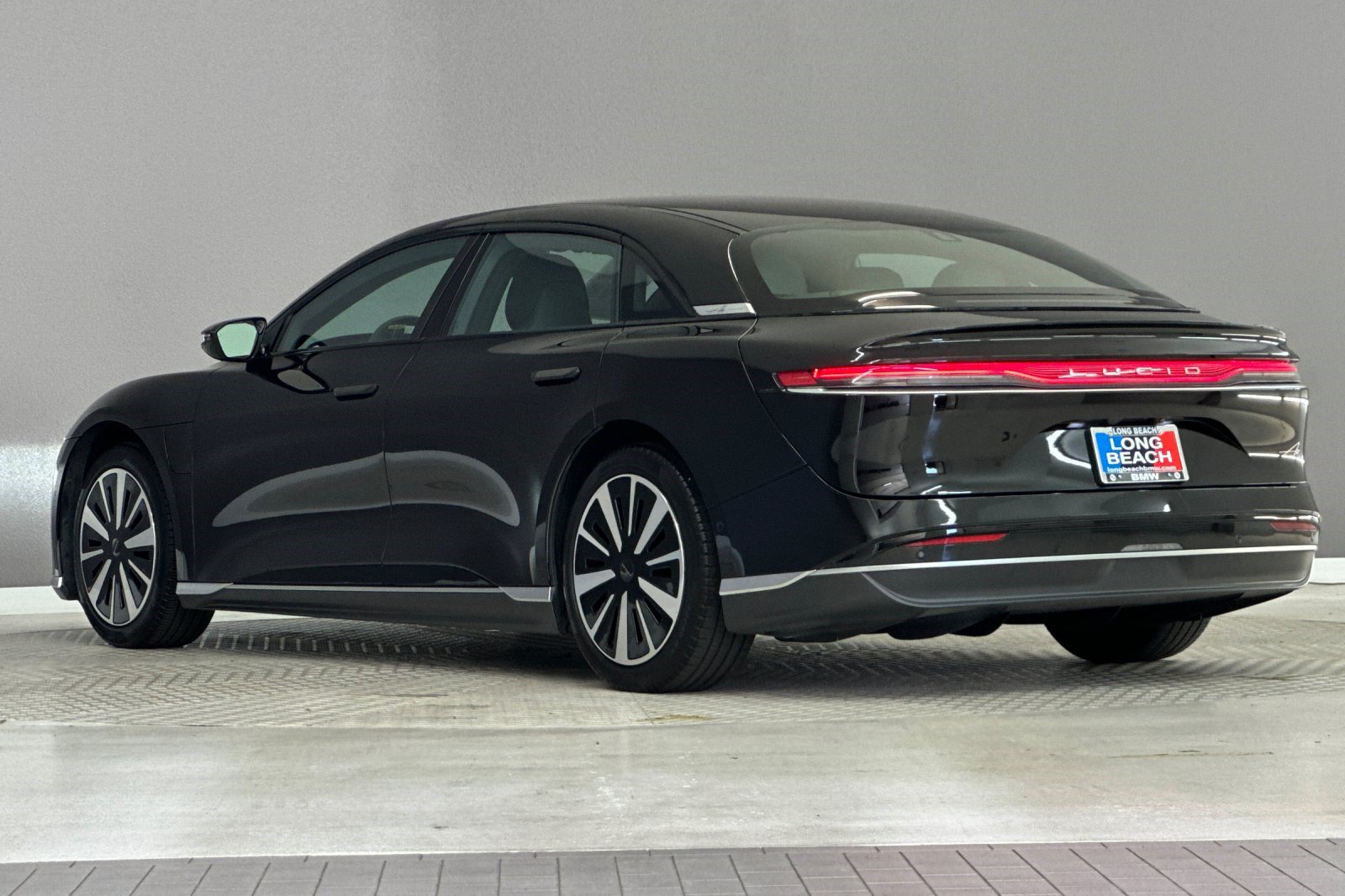 Used 2023 Lucid Air Pure AWD/4WD image 3