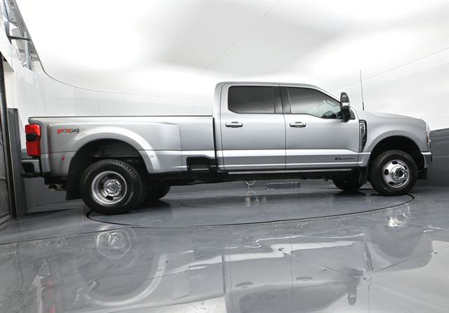 Used 2024 Ford F350 Lariat w/ Lariat Ultimate Package AWD/4WD image 35