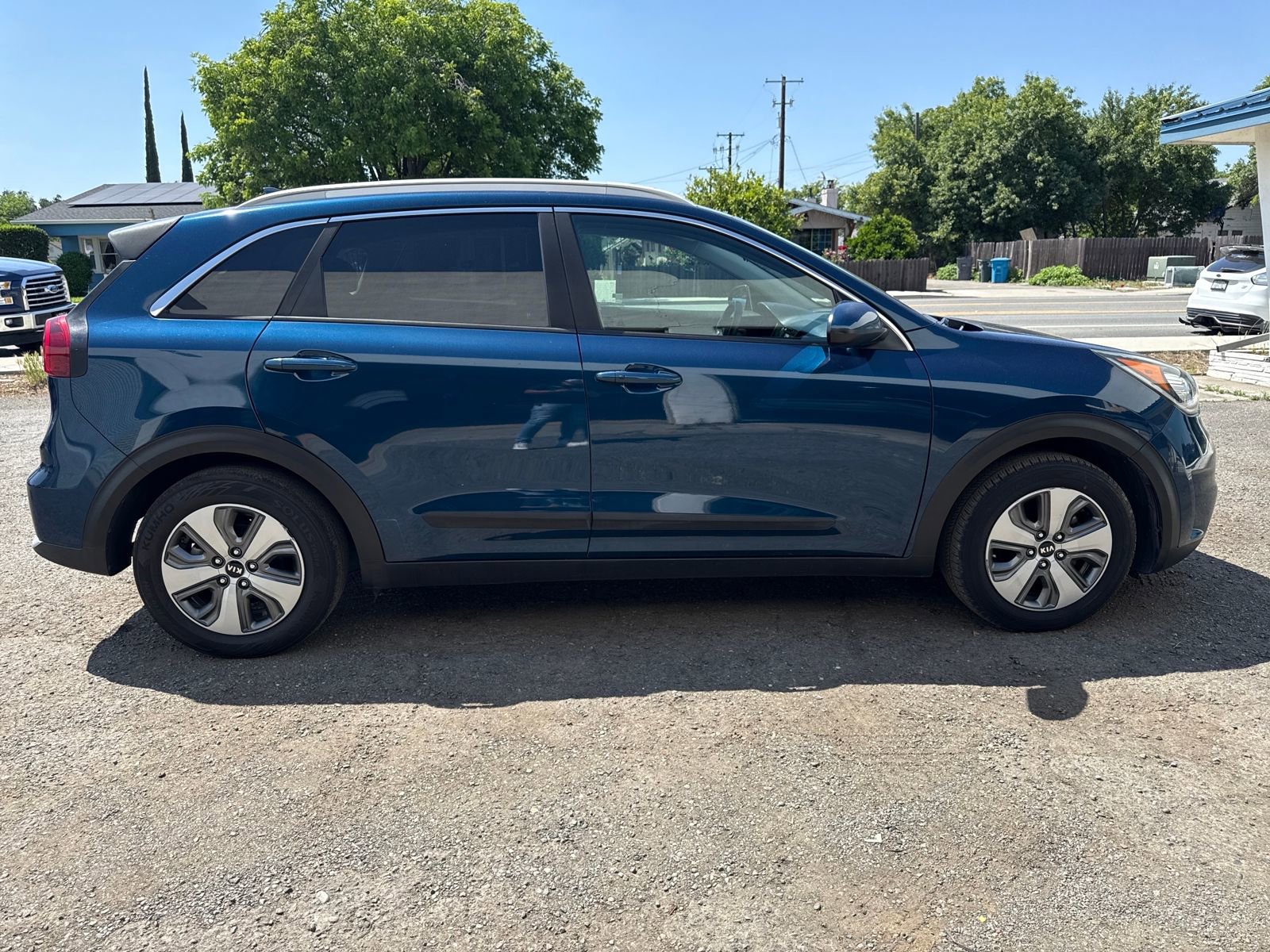 Used 2019 Kia Niro LX FWD image 7