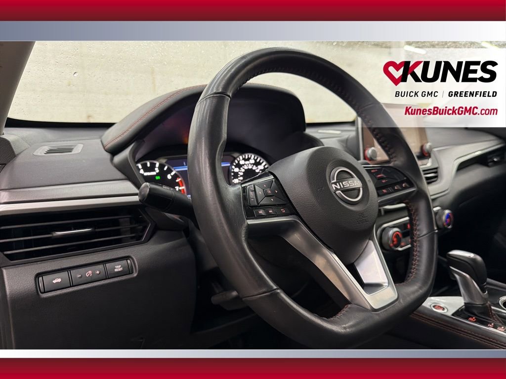 Used 2025 Nissan Altima 2.5 SR FWD image 15