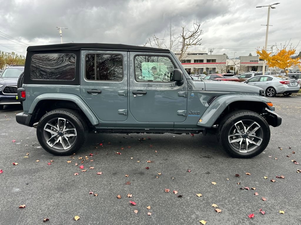 Used 2024 Jeep Wrangler Unlimited image 6