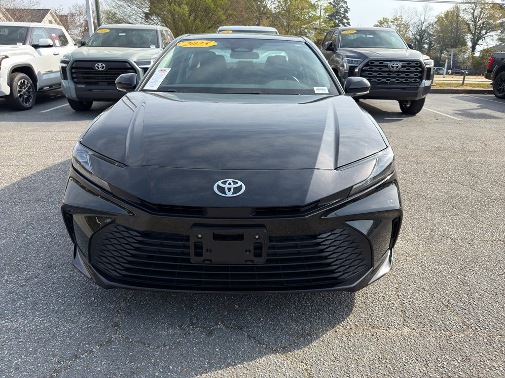 Used 2025 Toyota Camry LE image 5