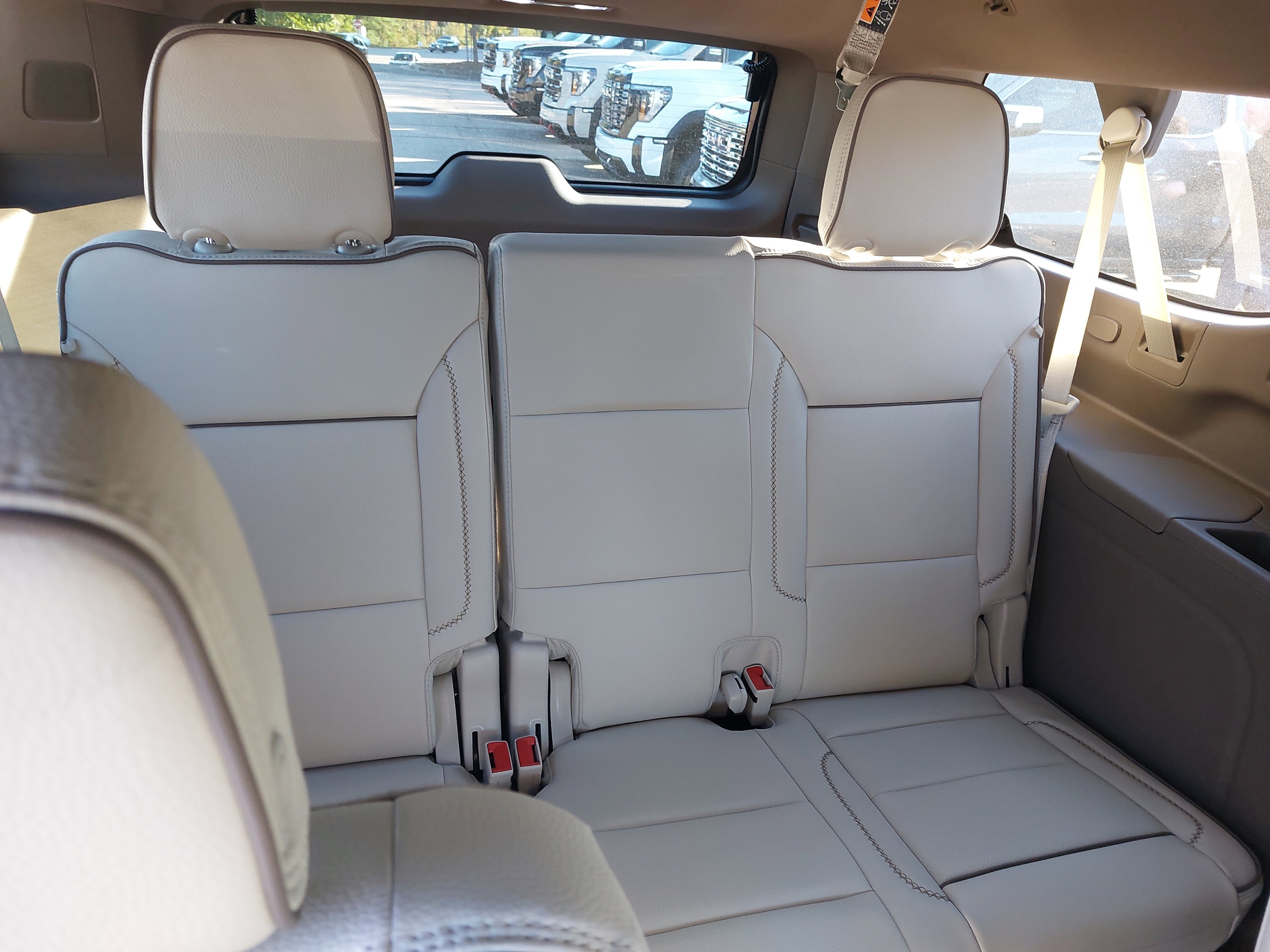 New 2026 GMC Yukon XL Denali w/ Denali Reserve Package image 13