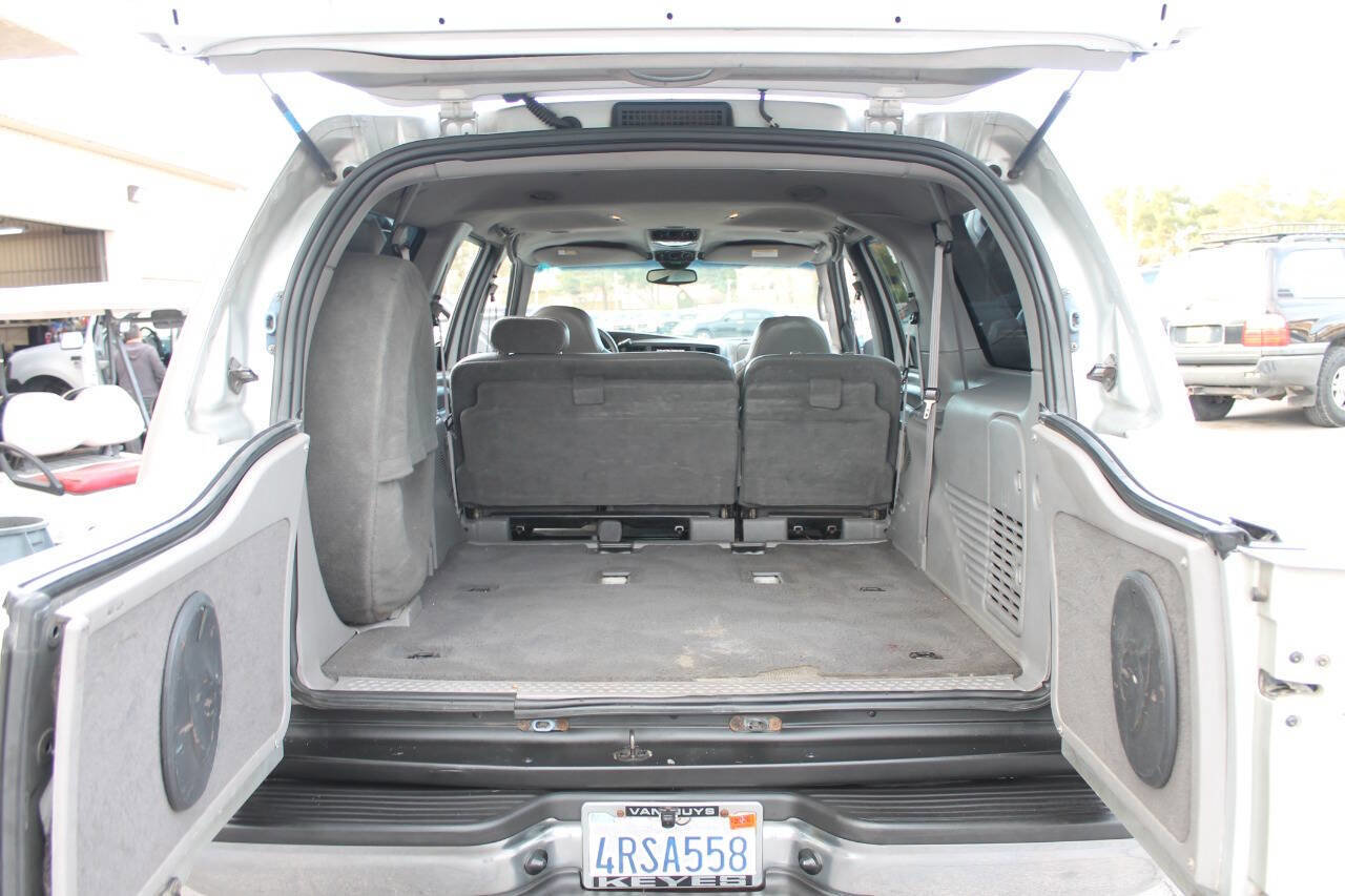 Used 2001 Ford Excursion XLT image 28
