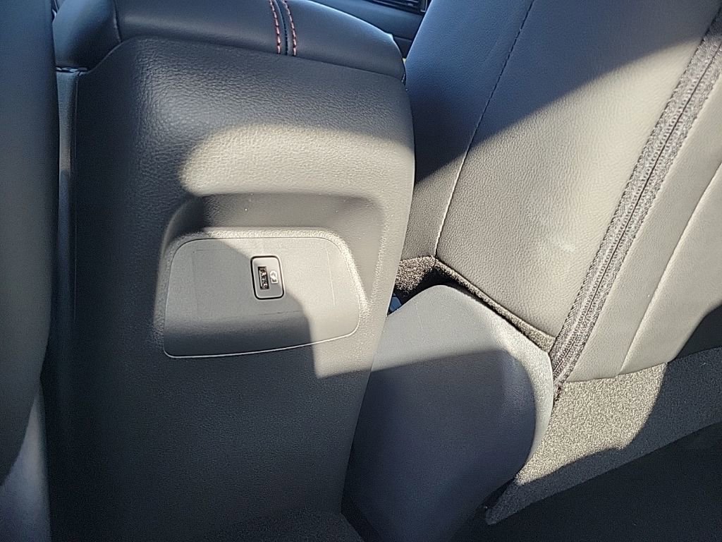 New 2025 Nissan Sentra SR w/ SR Premium Package FWD image 33