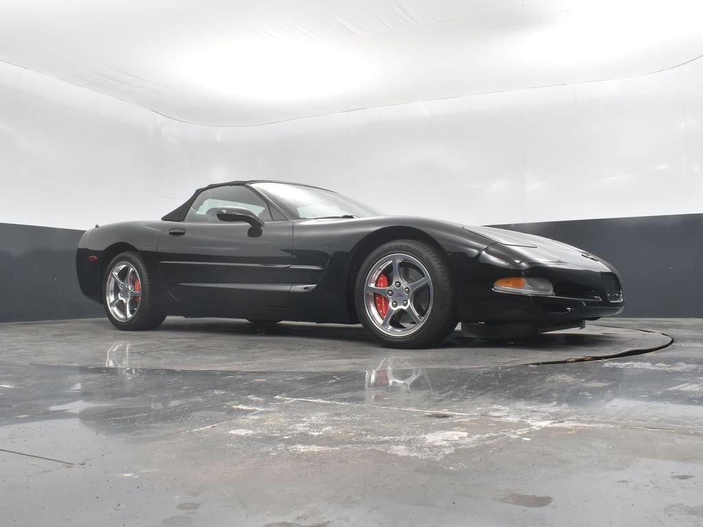 Used 2000 Chevrolet Corvette Base w/ Performance Handling Pkg image 35