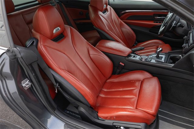 Used 2017 BMW M4 Convertible image 17