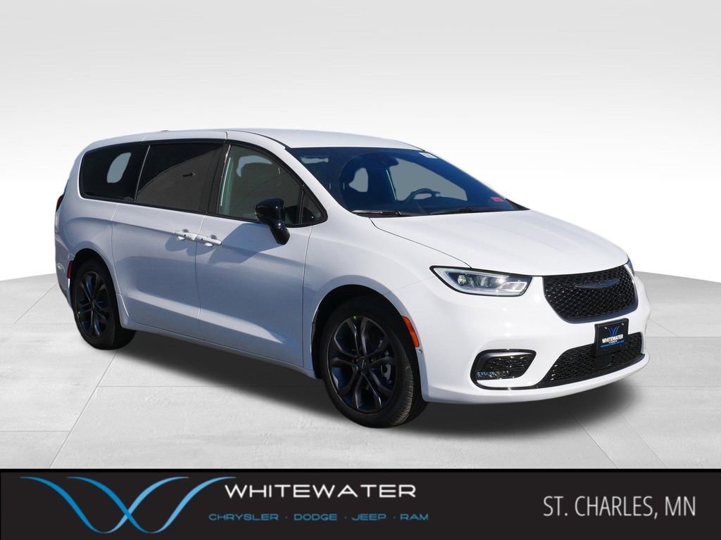 New 2026 Chrysler Pacifica Select image 1